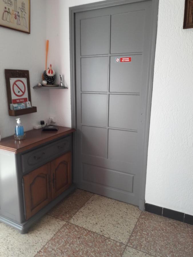Le Rebattu 3 Appartamento Raphèle Esterno foto