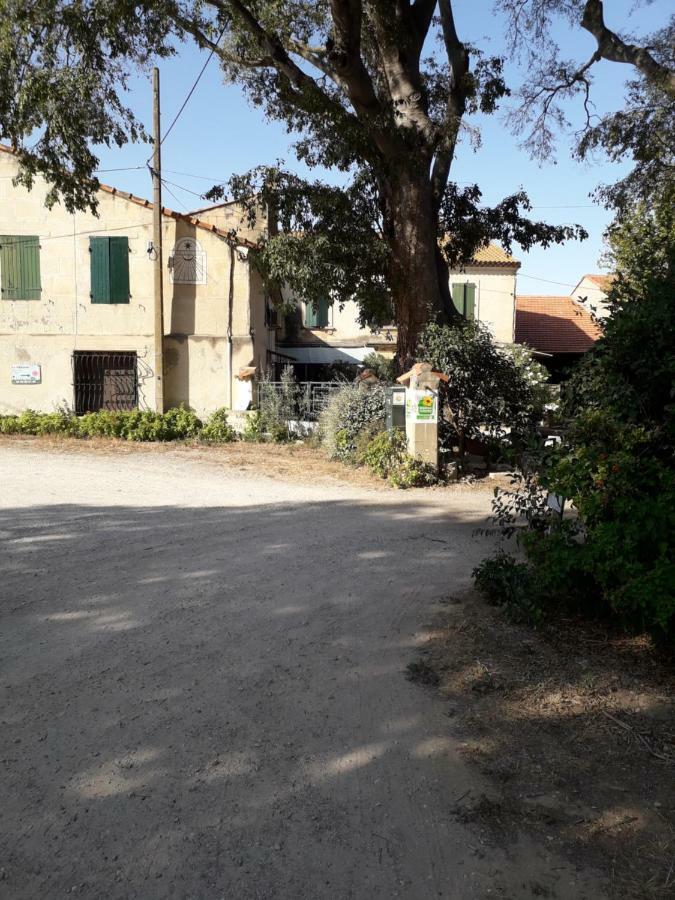 Le Rebattu 3 Appartamento Raphèle Esterno foto